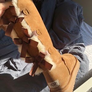 Ugg’s - Tall W/ Bows